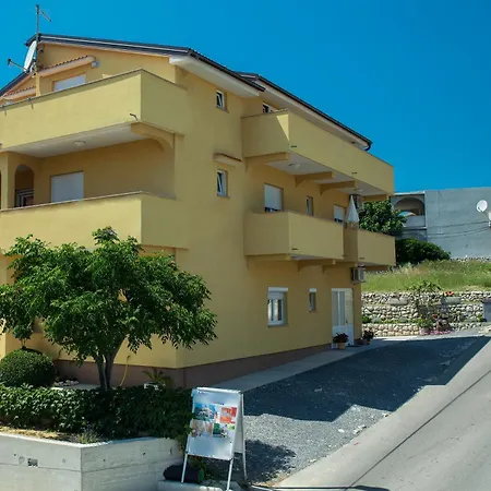 With Parking Space Lopar, Rab - 23156 Апартаменты Лопар