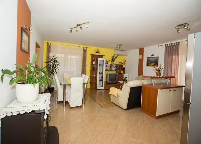 With Parking Space Lopar, Rab - 23156 Апартаменты Лопар